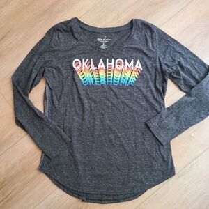 Heathered Black Rainbow Oklahoma Long sleeve V-neck Tshirt EUC